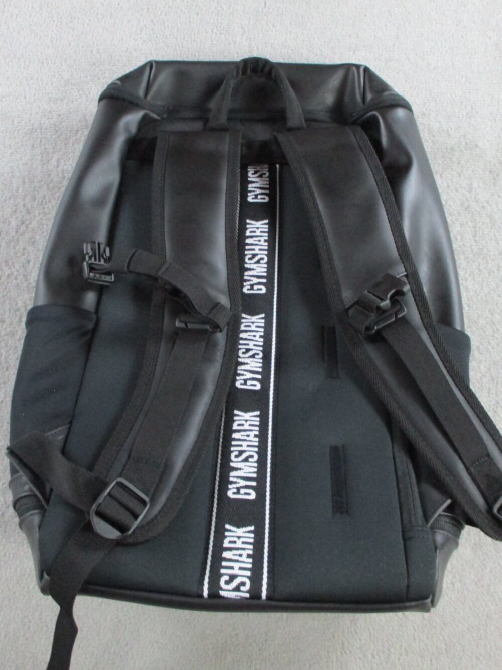Gymshark Sleek Backpack Black Laptop Travel Bag Meal Prep Padded Logo Gym - Picture 4 of 6